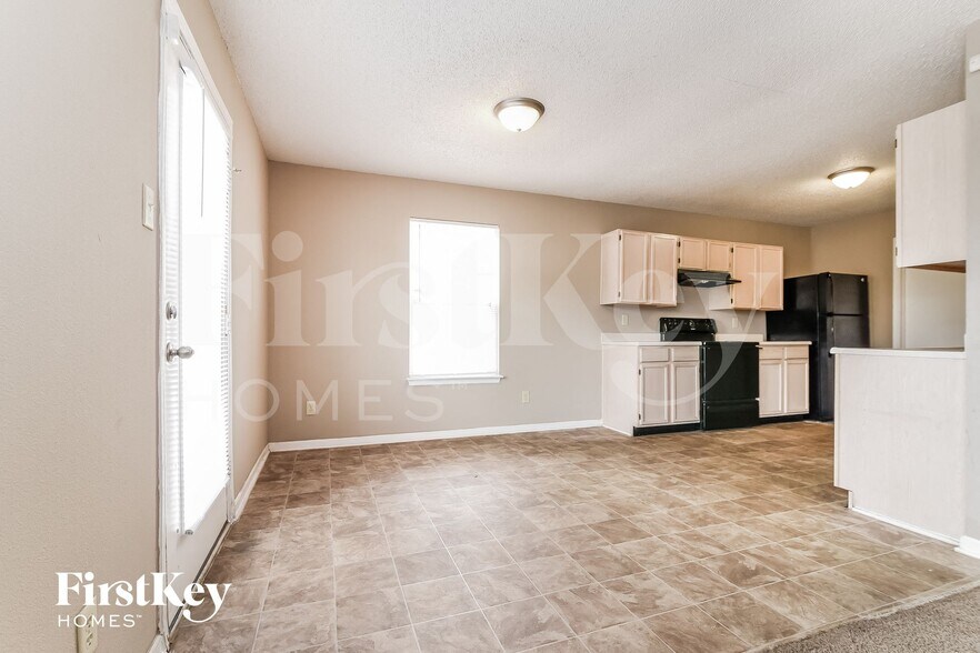 Building Photo - 6601 Black Antler Dr