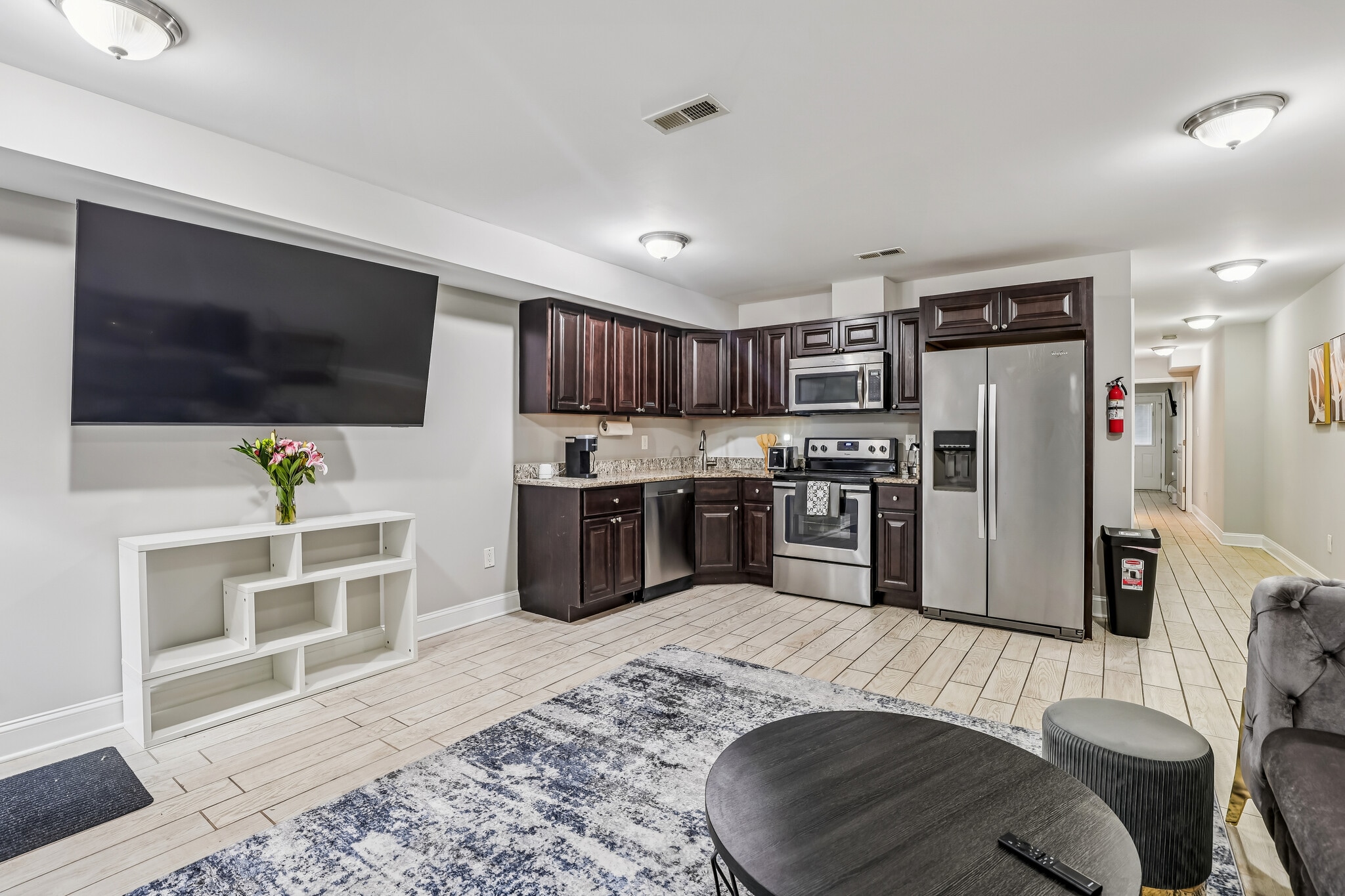 Building Photo - 1332 Levis St NE