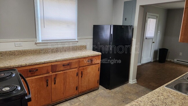 Building Photo - 125 Seaboard St
