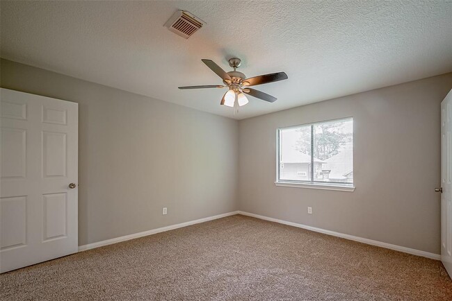 Building Photo - 215 Wood Cir Ln