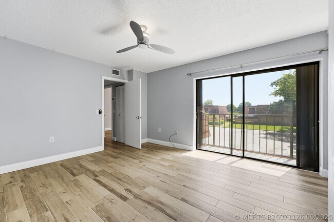 Building Photo - 236 Charter Way