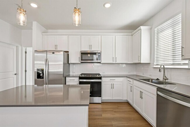Building Photo - 500 Madelines Mdw Ln