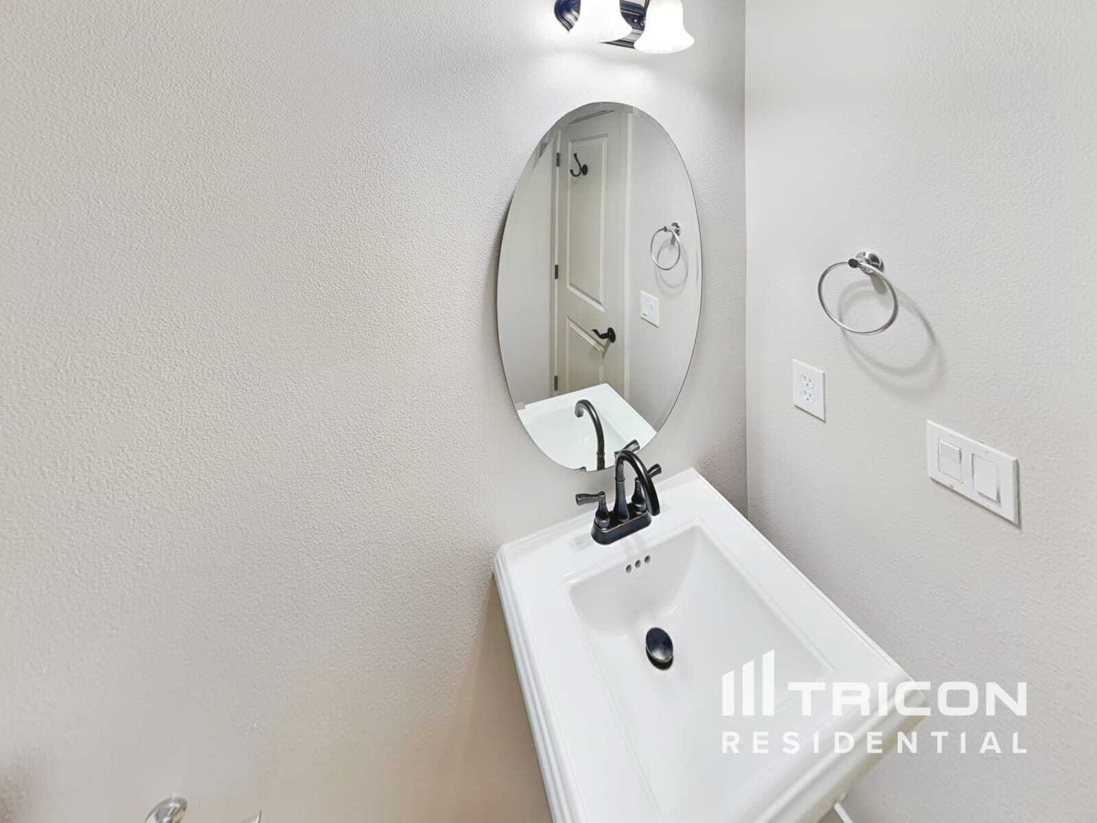 Building Photo - 14718 SE Badger Creek Rd