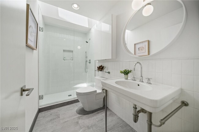 Building Photo - 3027 Bel Air Dr