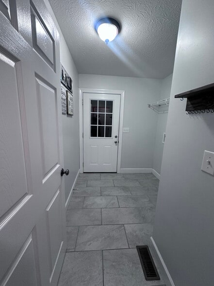 Building Photo - 1599 Tucker Schoolhouse Rd