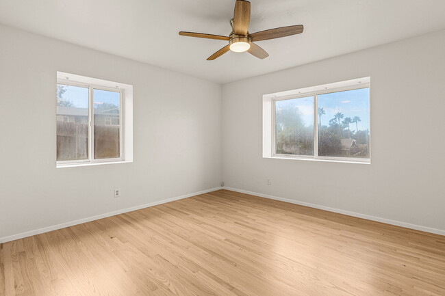 Building Photo - 9351 La Suvida Dr