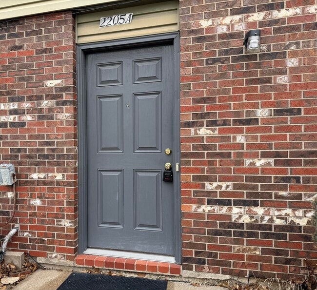 Building Photo - 2205 Warwick St