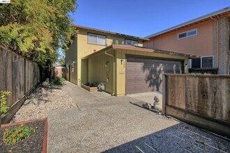 Building Photo - 127 Walti St