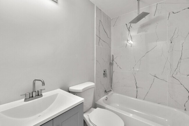 Building Photo - 2526 E Fayette St