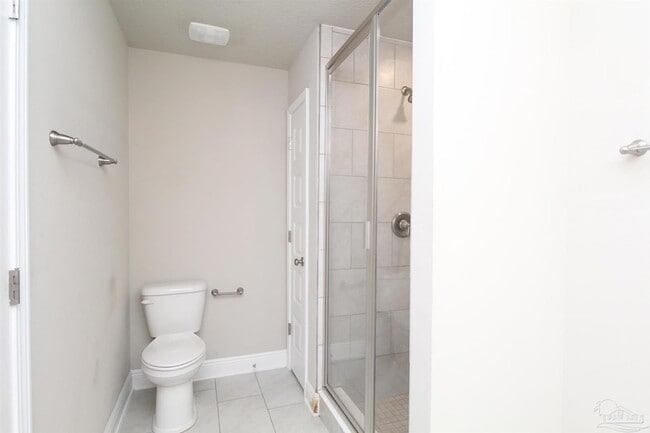 Building Photo - 310 S F St