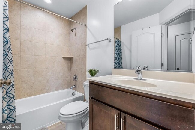 Building Photo - 10625 Meridian Hill Way