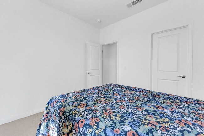 Building Photo - Spacious 5-Bedroom Home in Spencer’s Crossing – Murrieta - 6 Month - 1 Year or Lease To Own!