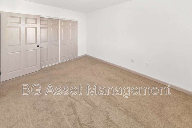 Building Photo - 1459 MacArthur Blvd