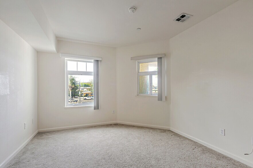 Building Photo - 3128 Loma Verde Dr