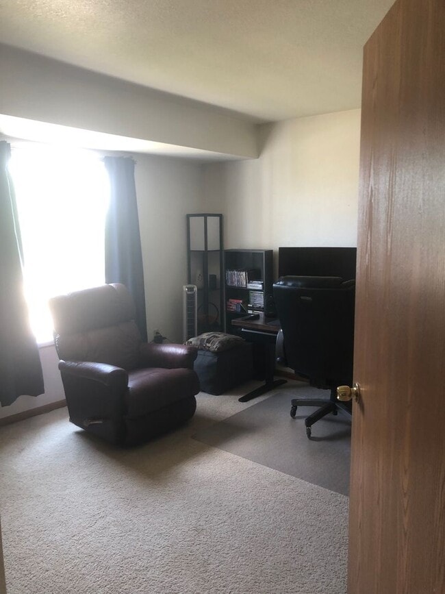 Building Photo - Parkside Village Apartment Homes in Mayville, WI