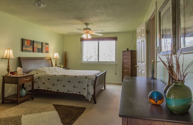 Building Photo - Beautiful 4 Bed 3.5 Bath On Cul De Sac In ...