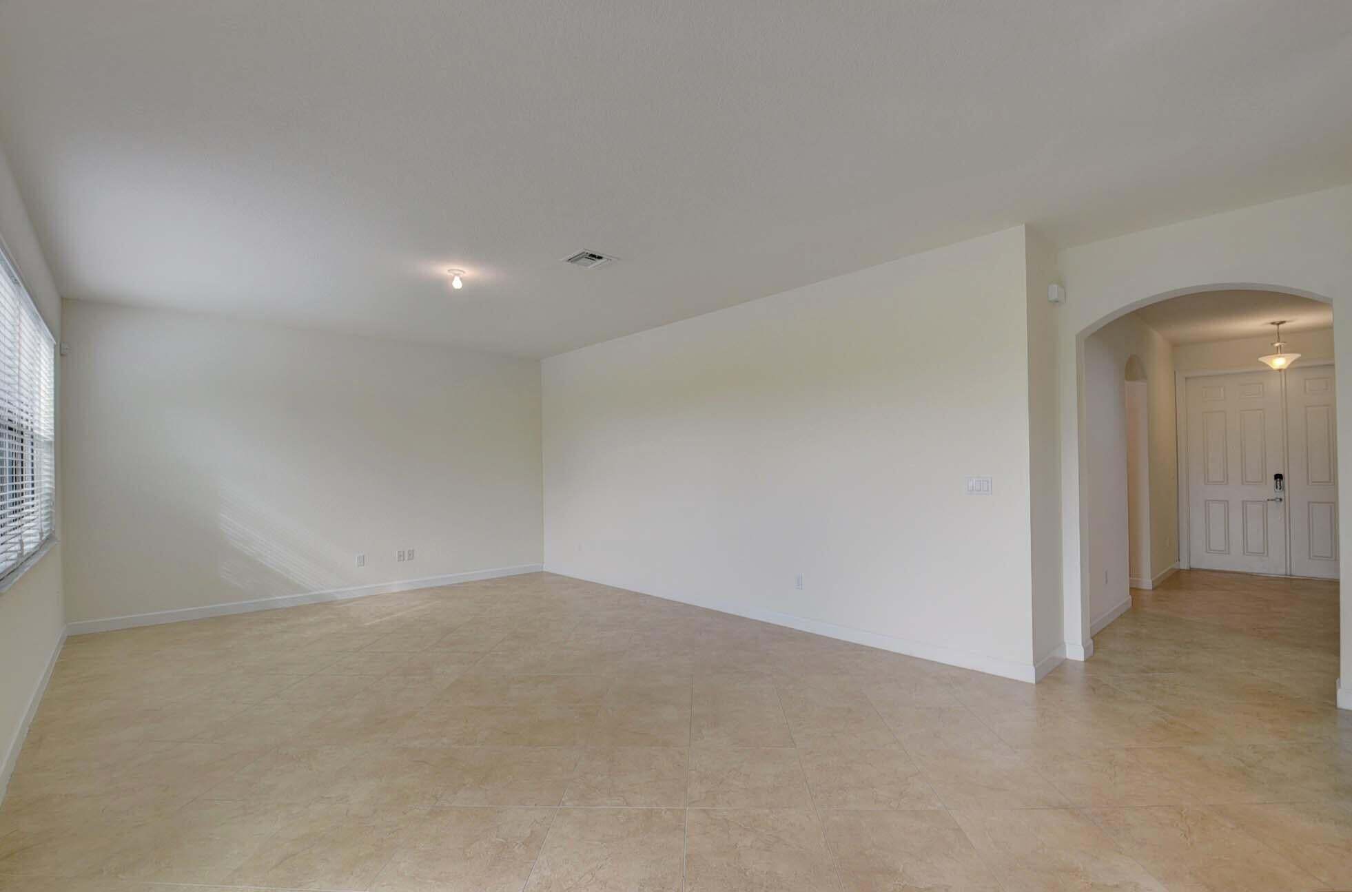 Building Photo - 8834 Willow Cove Ln