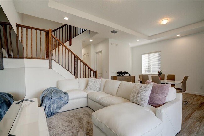 Building Photo - 1451 Pioneer Way