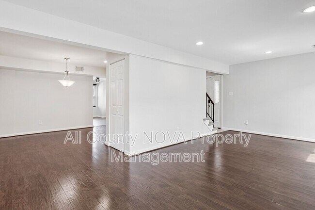 Building Photo - 9995 Campus Way S