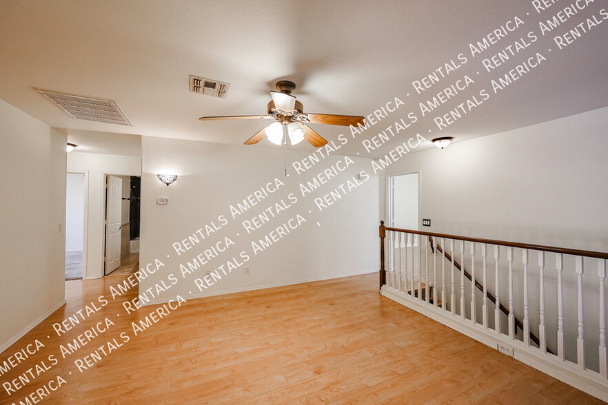 Building Photo - 5839 W Beryl Ave