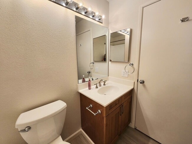 Building Photo - Parkview at Waikele - 2 bed, 2 bath Townhome