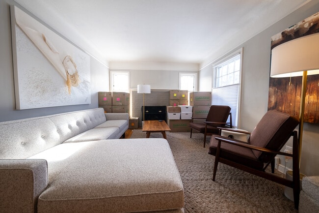 Building Photo - 3957 Ewing Ave S