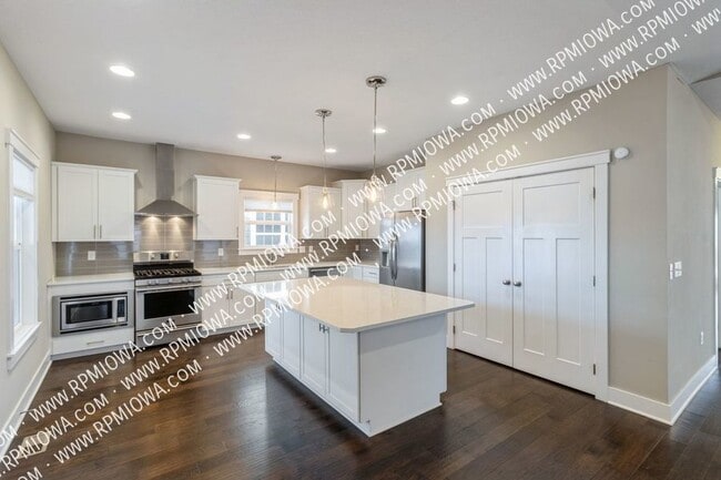 Building Photo - 499 S Bluestone Way