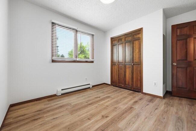 Building Photo - 7573 Lee Dr