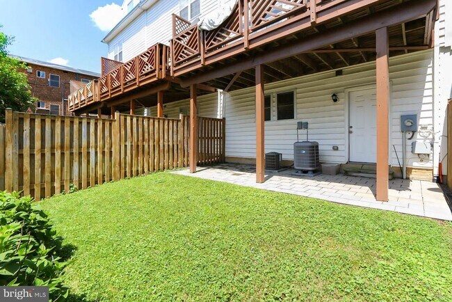 Building Photo - 2022 N Culpeper St
