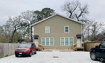Building Photo - 4622 Haywood St