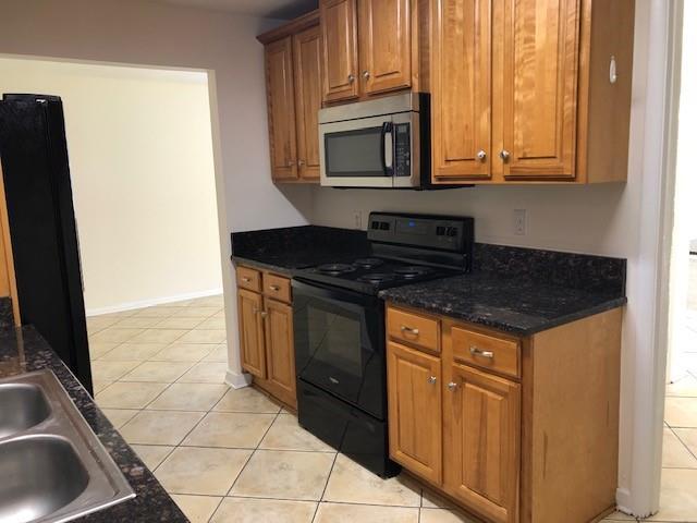 Building Photo - 708 Littledale Rd