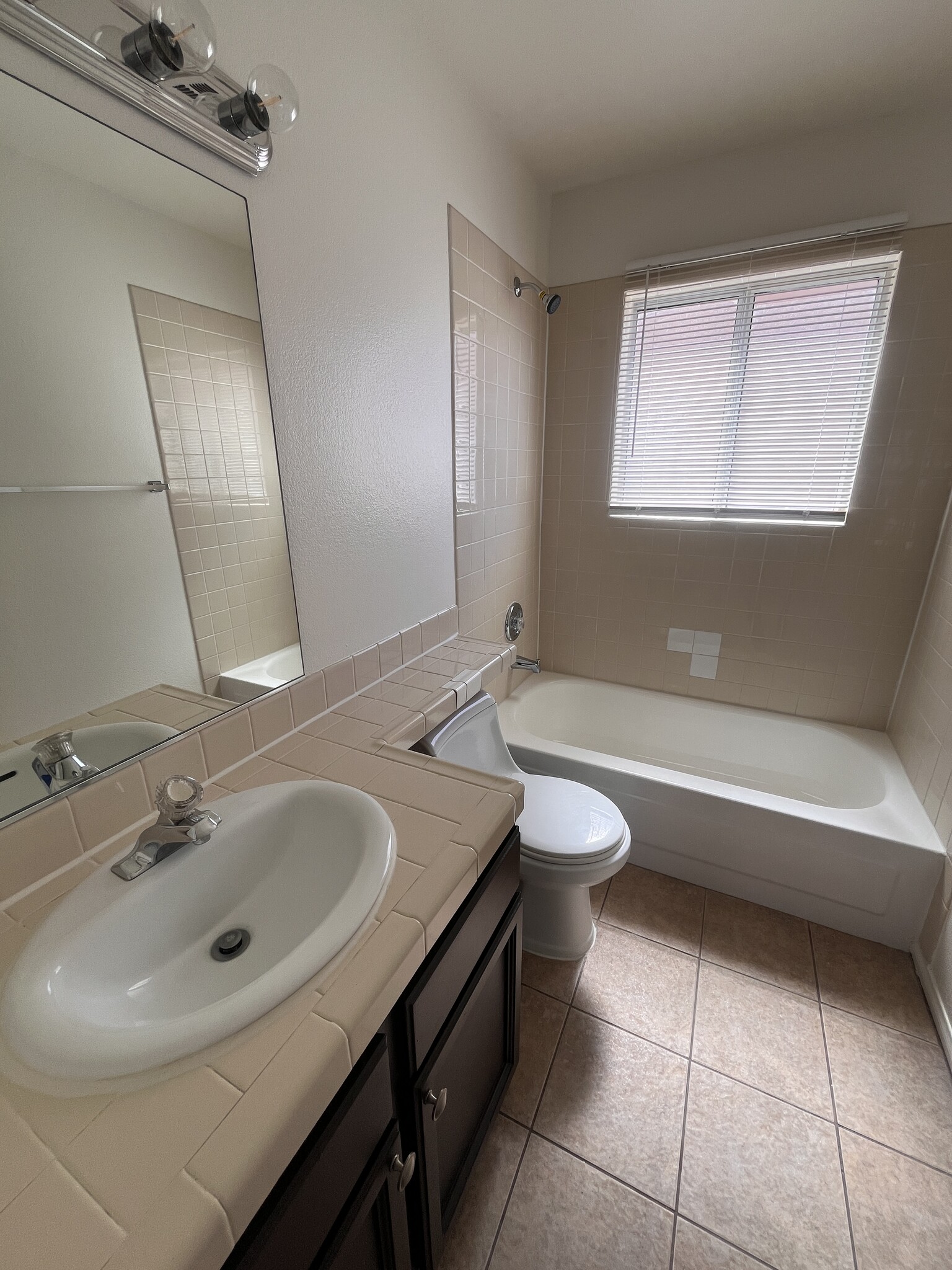 Building Photo - 1612 Fig Palm Ct