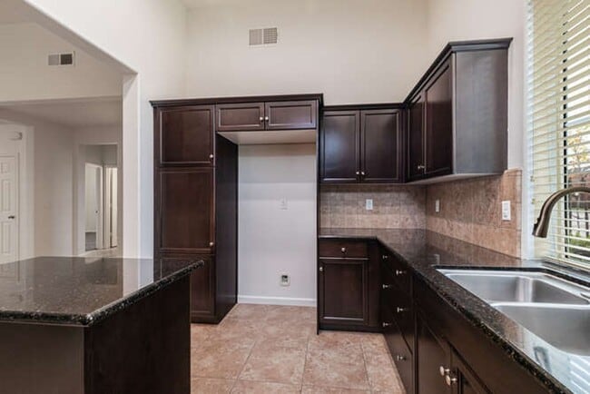 Building Photo - Great Harlan Ranch Home! Don't miss out!