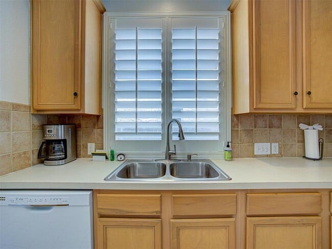 Building Photo - 2203 Kerr Trail