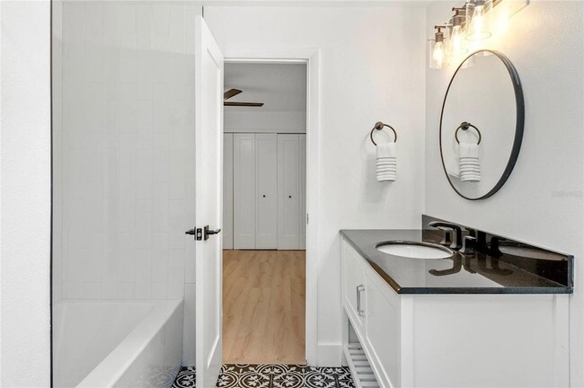 Building Photo - 2350 Sherbrooke Rd