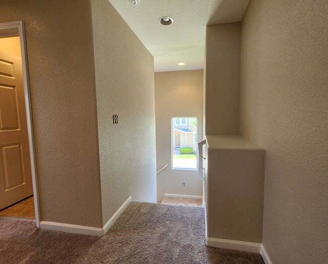 Building Photo - 3 Bedroom Home in Gardnerville Ranchos