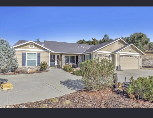 Primary Photo - 46347 Opah Dr