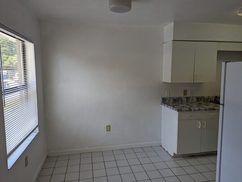 Building Photo - 3600 SW 23rd St