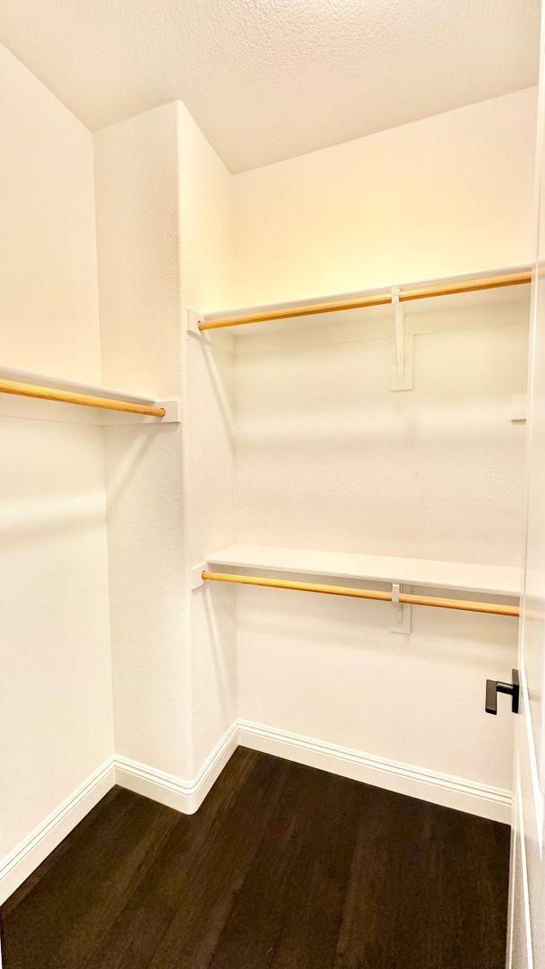 Building Photo - Beautifully Updated Two-Story Home in Lake...