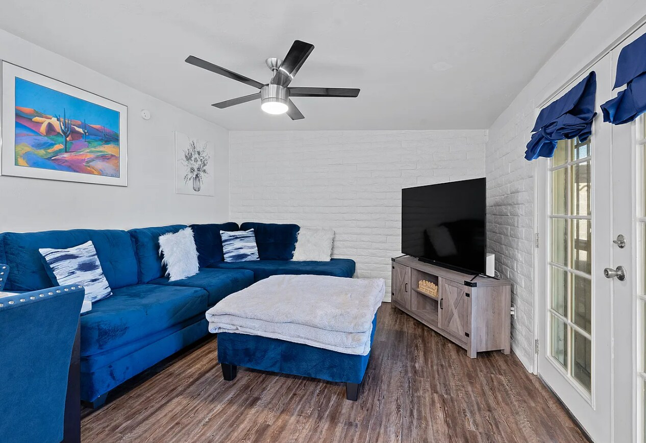 Building Photo - 8001 E Nicaragua Dr
