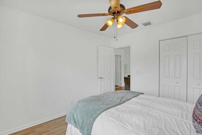 Building Photo - 6074 Las Colinas Cir