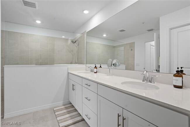 Building Photo - 5667 Melbourne Ct