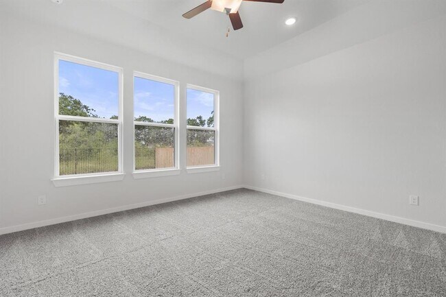 Building Photo - 144 Alicante Ln
