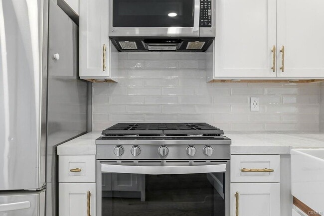 Building Photo - 501 Herondo St