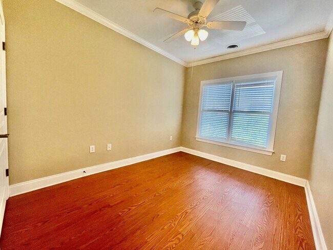 Building Photo - 3 Bedroom 2.5 Bath in the Vista