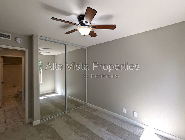 Building Photo - 1204 Rocky Point Way