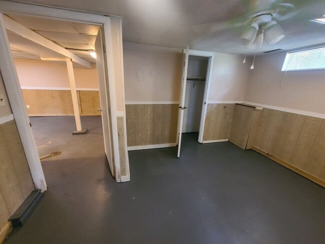 Building Photo - 3 Bedroom House in Normal