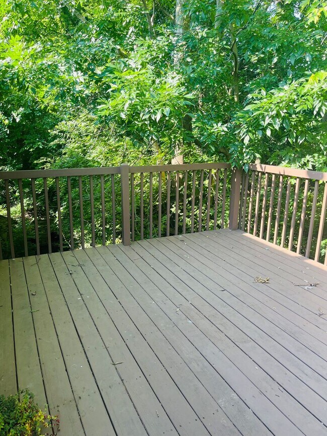 Building Photo - Spacious 3-Bedroom Home in Sought-After Be...