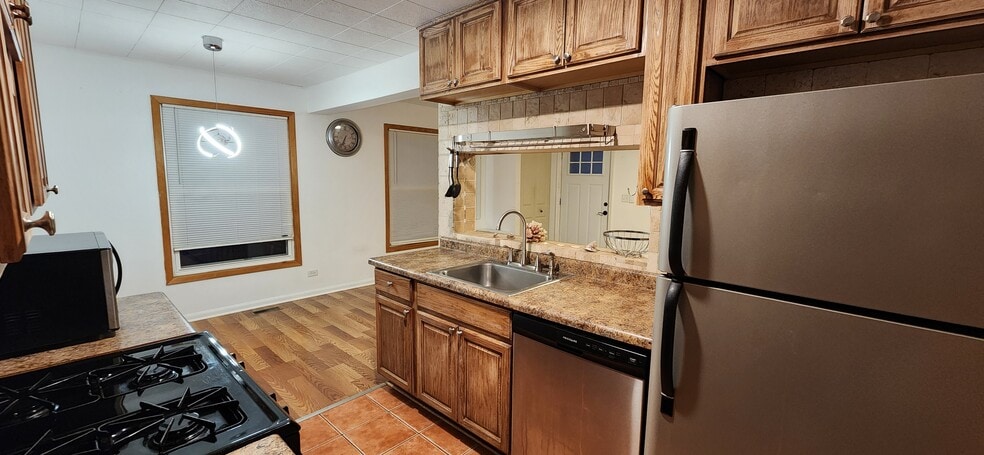 Building Photo - 319 Farmingdale Cir