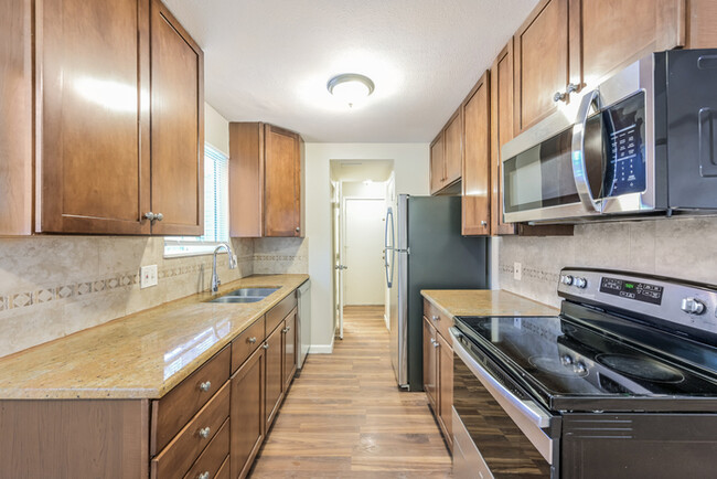 Building Photo - Charming 4-Bedroom Home